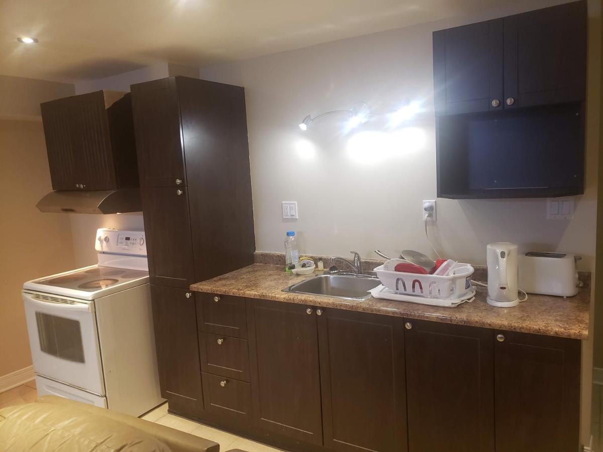 Lovely Guest Entire Apartment Minutes From Ottawa Airport Exteriér fotografie