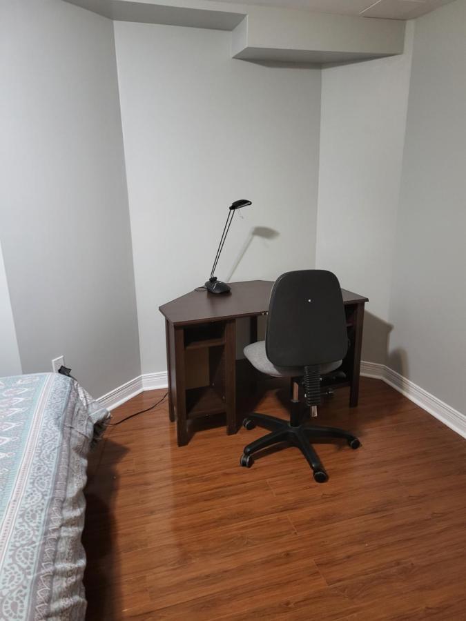 Lovely Guest Entire Apartment Minutes From Ottawa Airport Exteriér fotografie